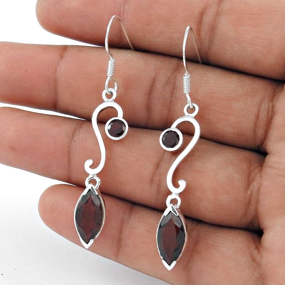 Well-Favoured 925 Sterling Silver Garnet Gemstone Dangle Earrings