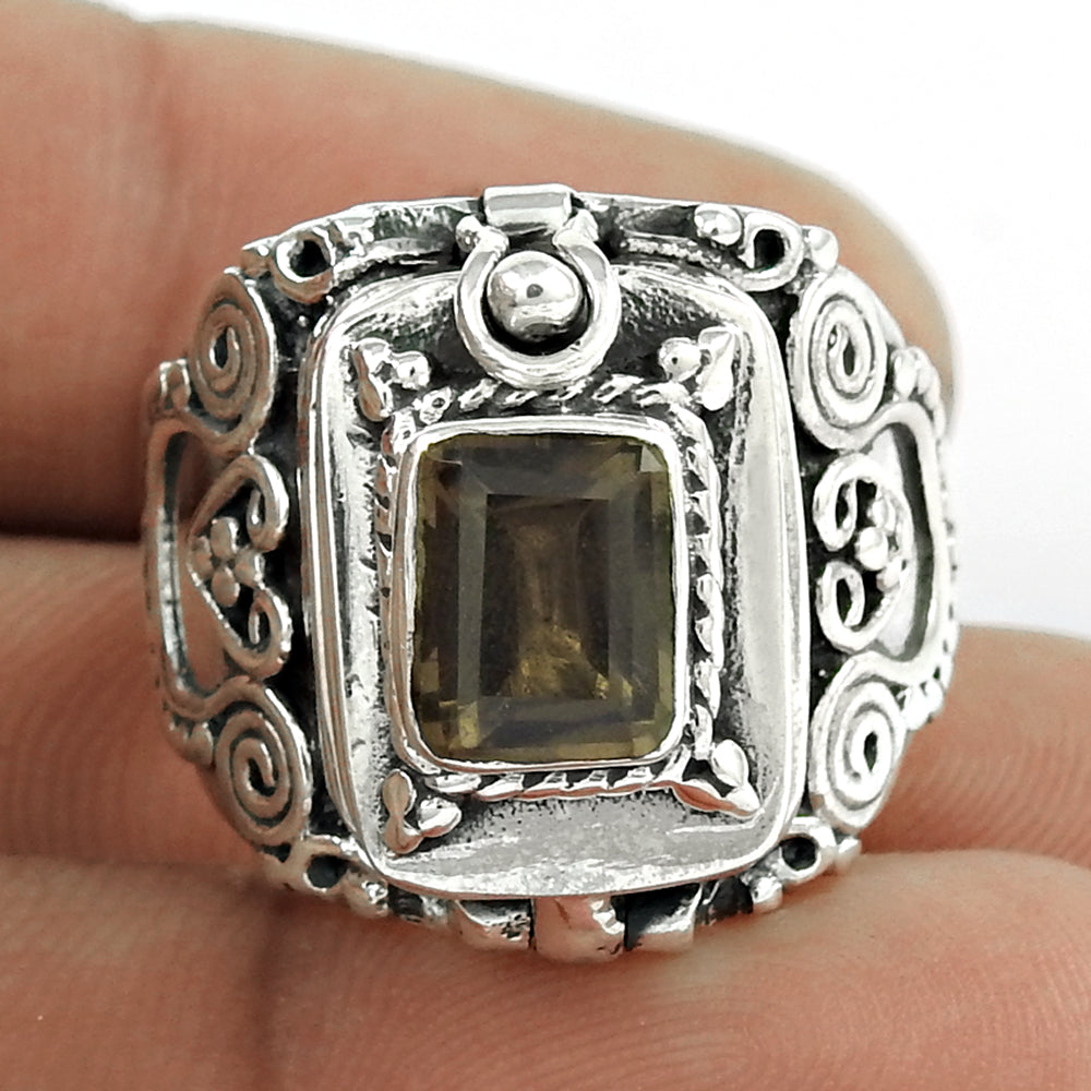 Excellent 925 Sterling Silver Labradorite Poison Ring