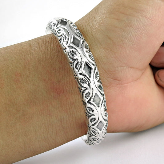 101 925 Sterling Silver Hollow Bangle