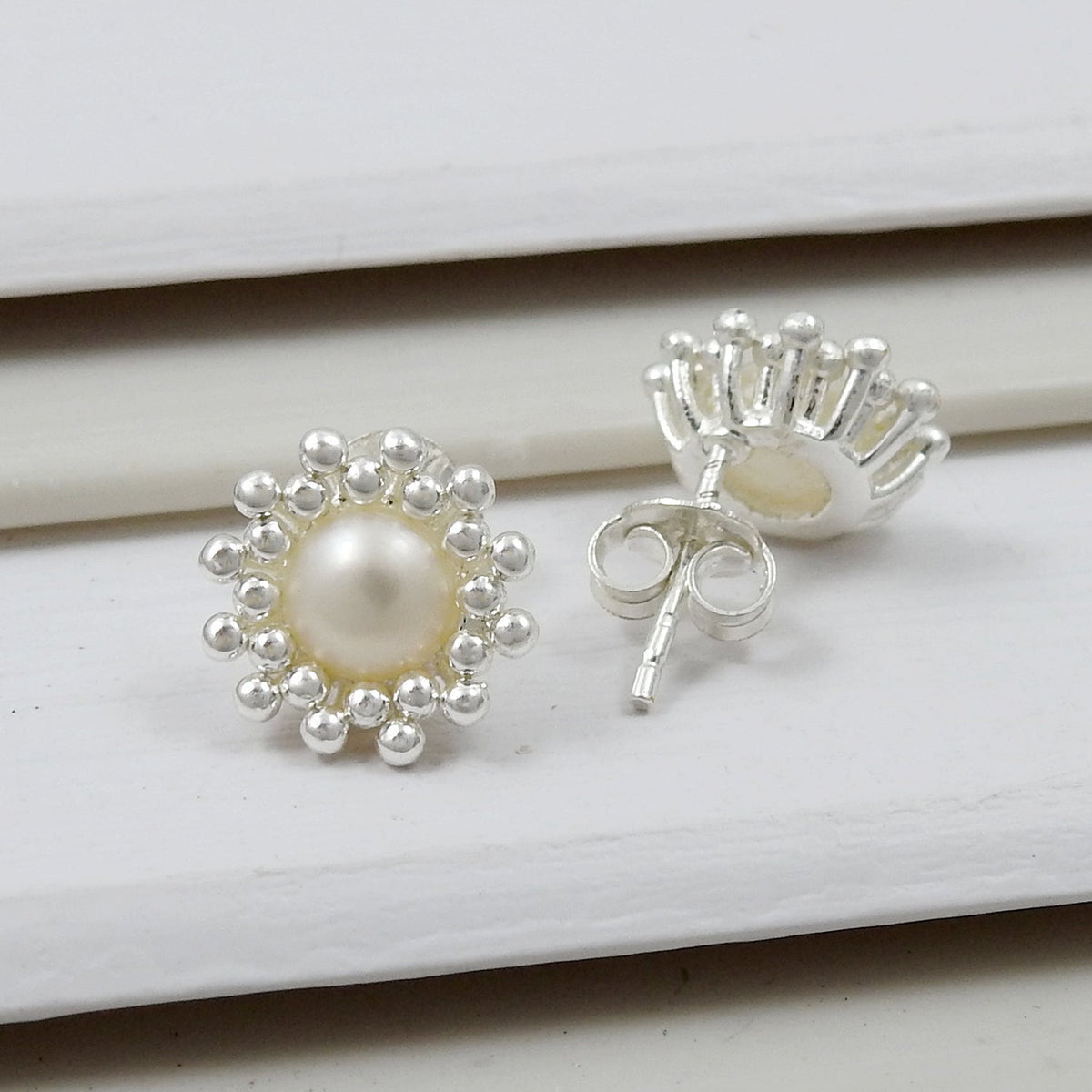 101 Natural Pearl 925 Sterling Silver Minimalist Flower Stud Earrings