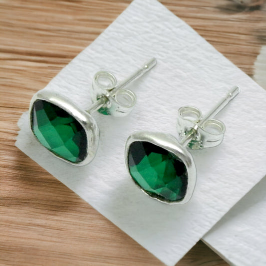 925 Sterling Silver Jewelry Emerald Glass Gemstone Stud Earrings Q3