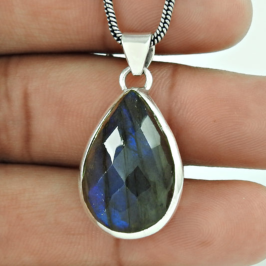 Stylish Labradorite Gemstone Silver Pendant Jewellery