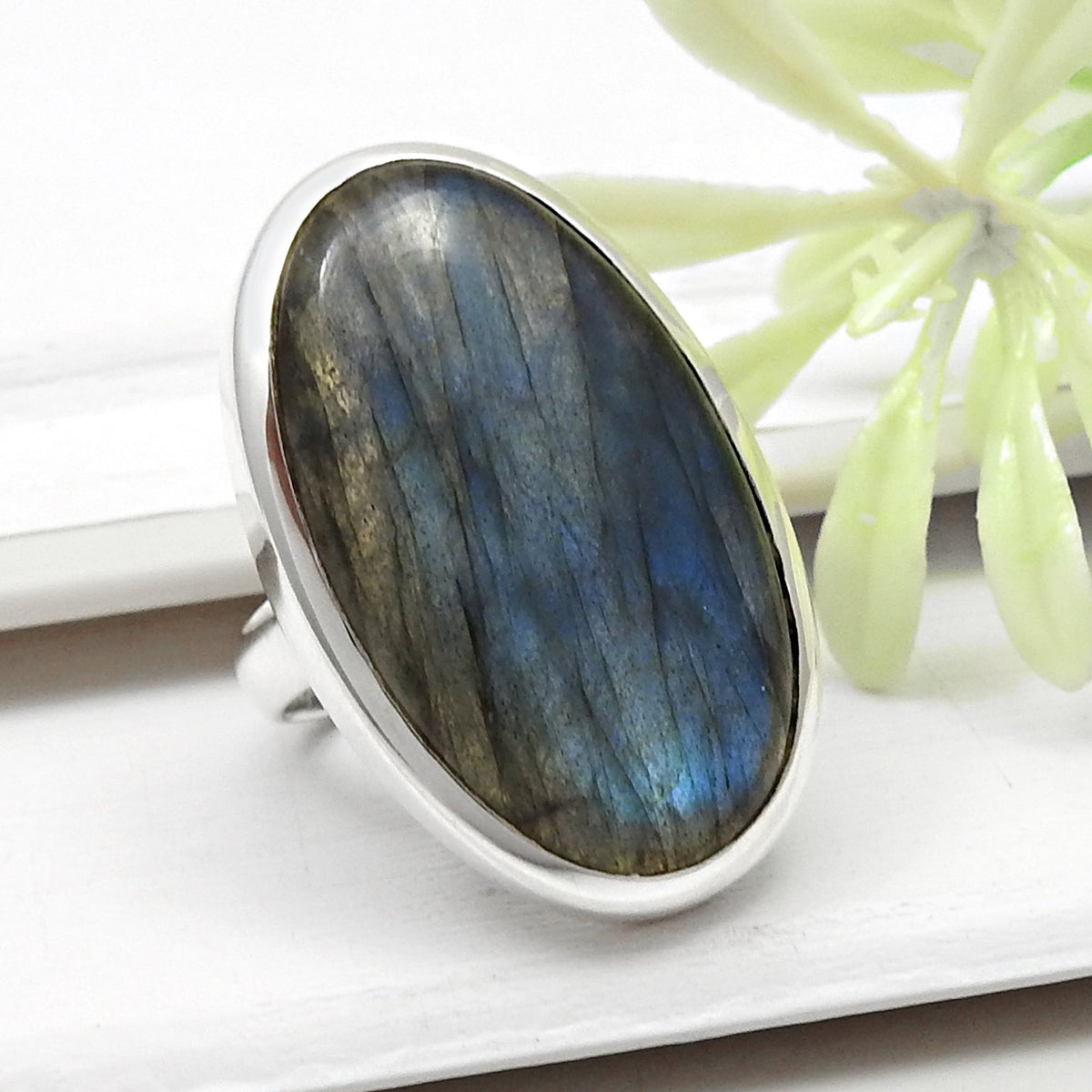 101 Oval Labradorite Gemstone 925 Silver Cocktail Ring Size 6
