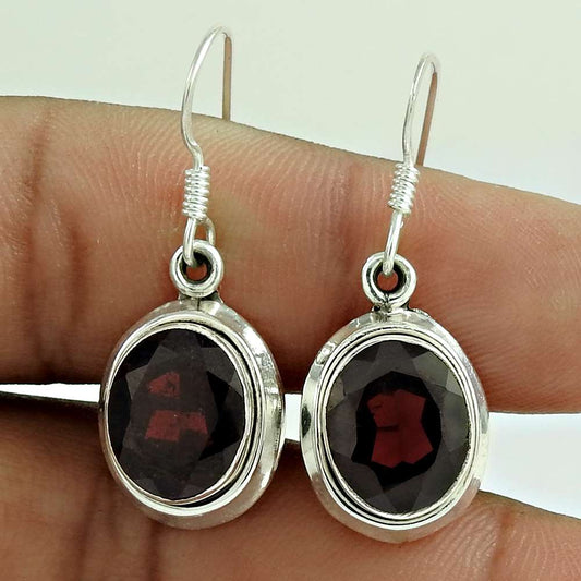 Stylish 925 Sterling Silver Garnet Earrings Fabricant