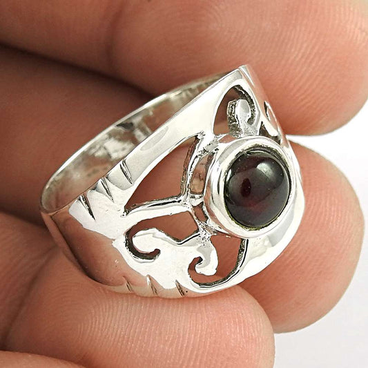 Charming Garnet Gemstone Sterling Silver Ring 925 Sterling Silver Vintage Jewellery