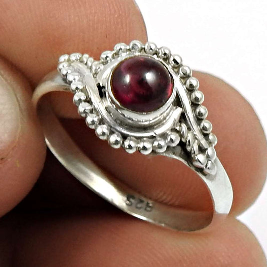 Garnet Gemstone Ring 925 Sterling Silver Vintage Jewelry U31