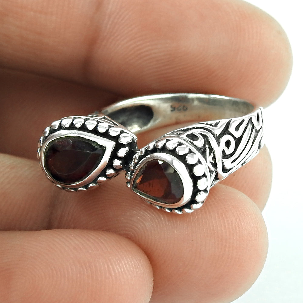 Spectacular Design Garnet 925 Sterling Silver Ring