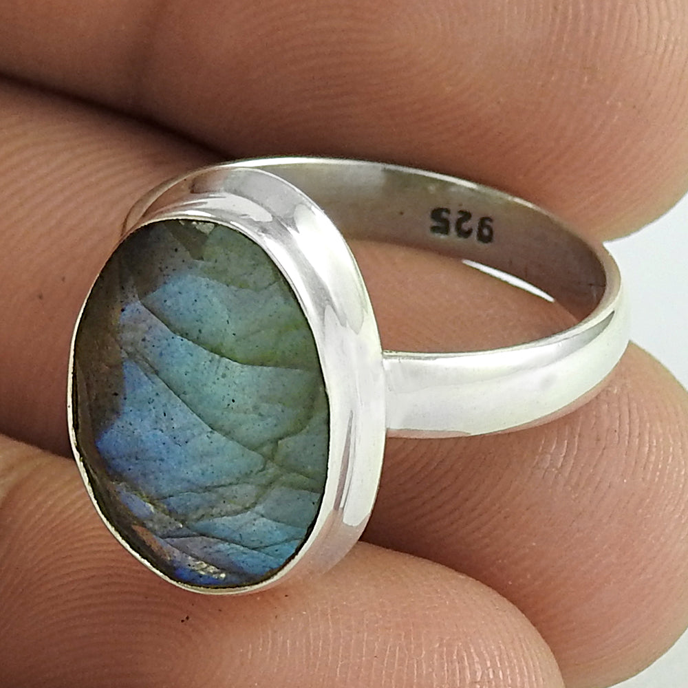 Easeful Labradorite Gemstone Silver Ring Jewellery Manufacturer