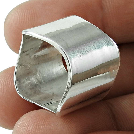 Artisan 925 Solid Sterling Silver Jewelry Band Ring Size 7.5 O5